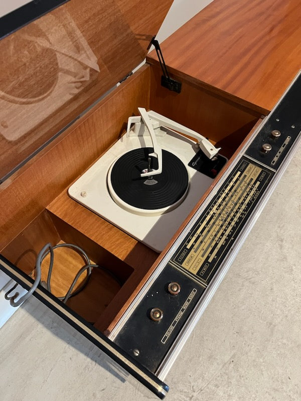 Restoration of Astor Radiogram Model R51G – Vintage Luxury