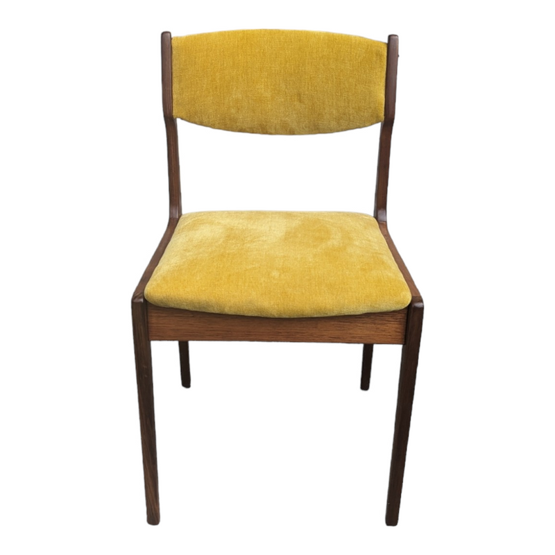 TH brown dining chairs set of 4 (2 dining and 2 carvers)