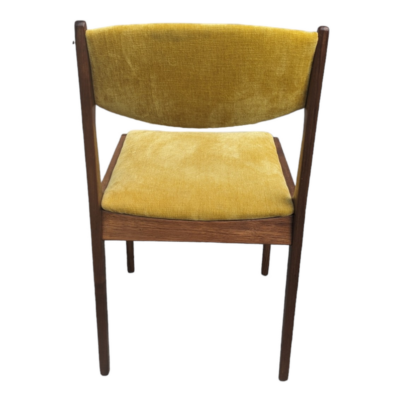 TH brown dining chairs set of 4 (2 dining and 2 carvers)