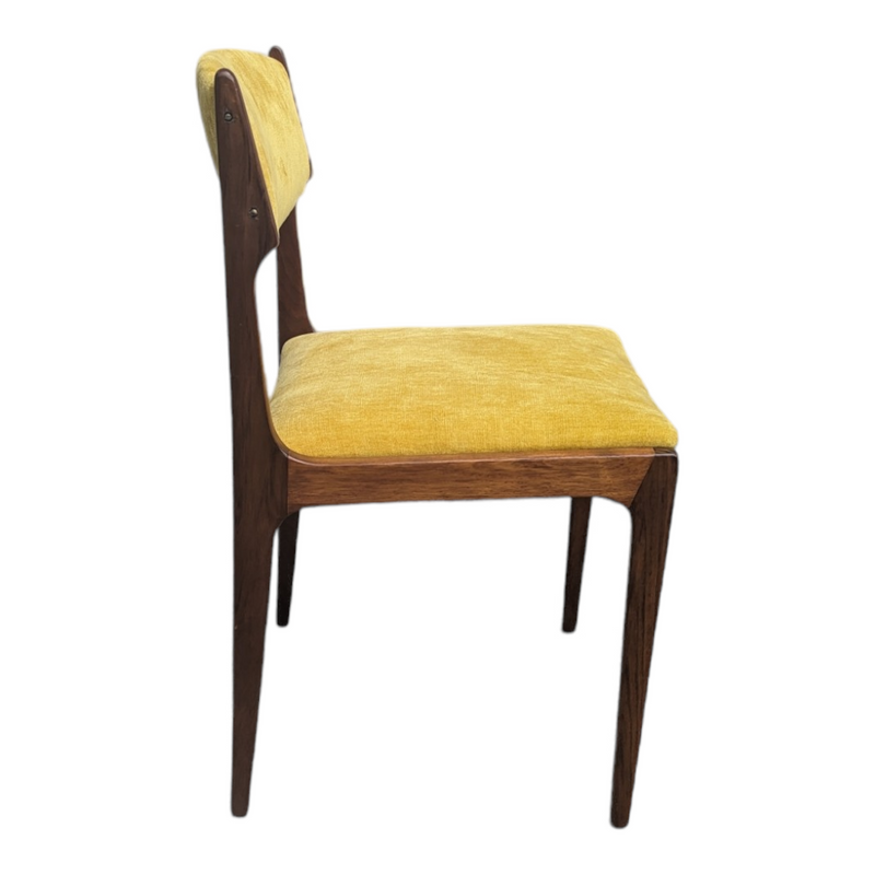 TH brown dining chairs set of 4 (2 dining and 2 carvers)