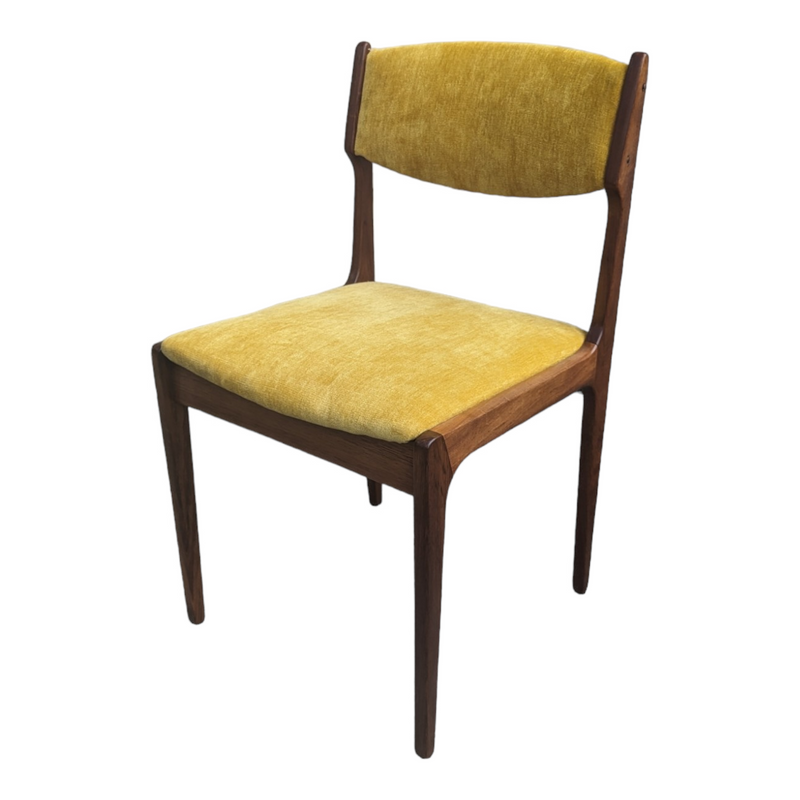 TH brown dining chairs set of 4 (2 dining and 2 carvers)