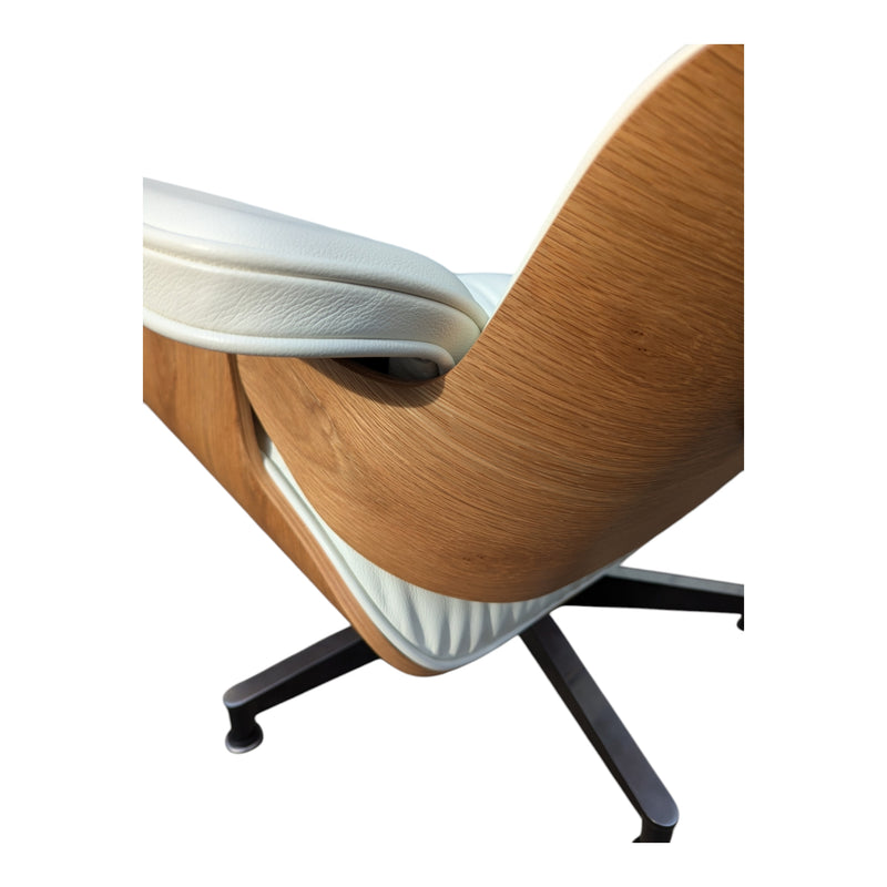 Original Charles Eames chairs with ottoman Herman Miller 2022 Tall model white oak
