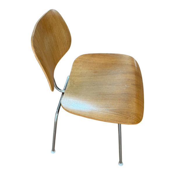 Restoration of original Eames Moulded Plywood DCM Dining Chairs with Metal Base