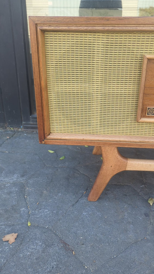 Authentic General Electric GE Radiogram Ranger model