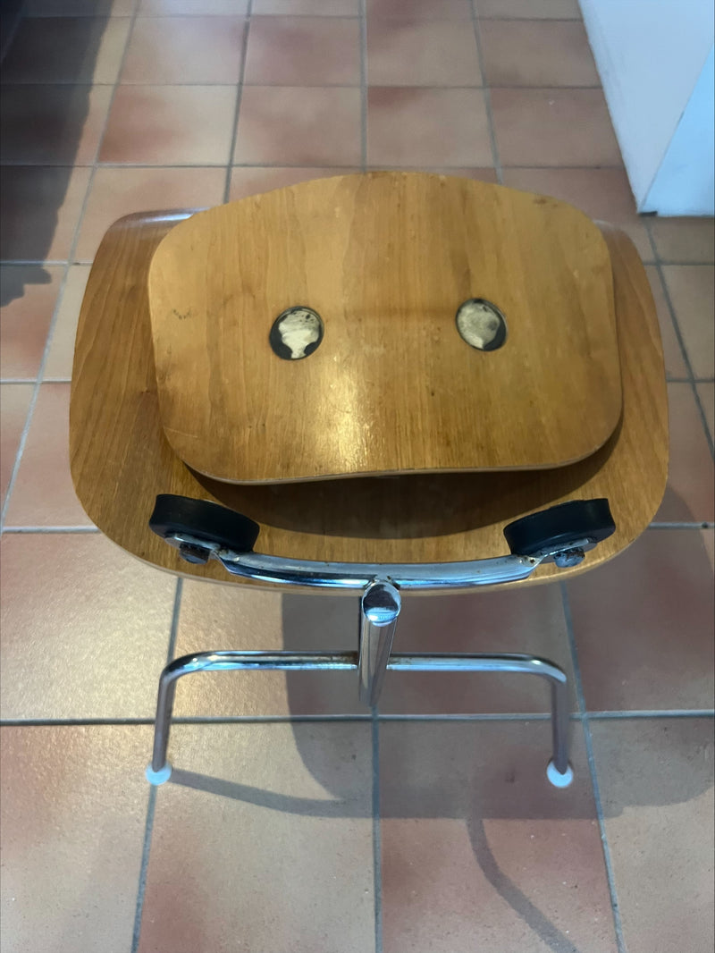 Restoration of original Eames Moulded Plywood DCM Dining Chairs with Metal Base
