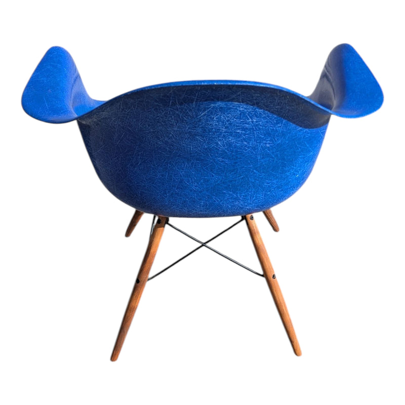 Restoration of original Eames fibreglass chairs DAX DAR DSR model