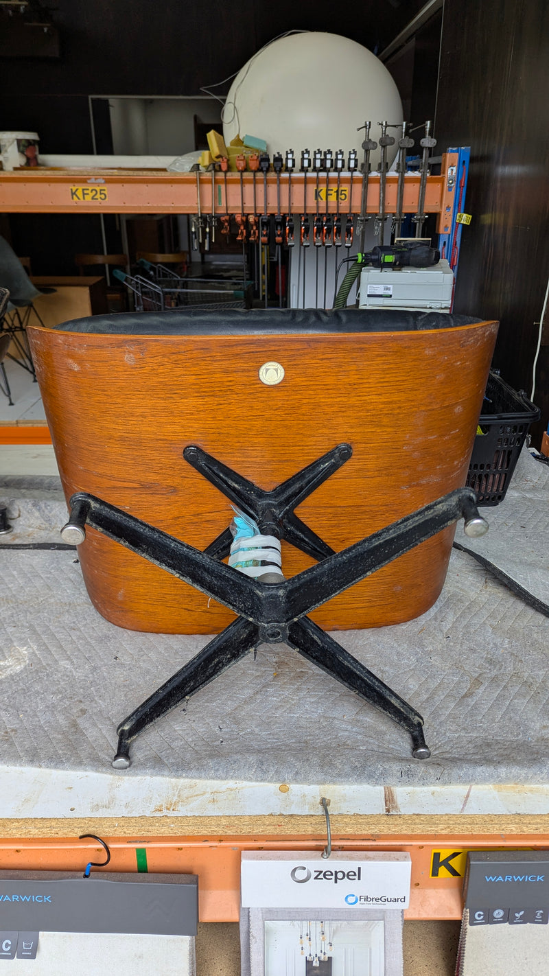 Restoration of original Charles Eames pair of armchairs and ottoman original Herman Miller 1970s
