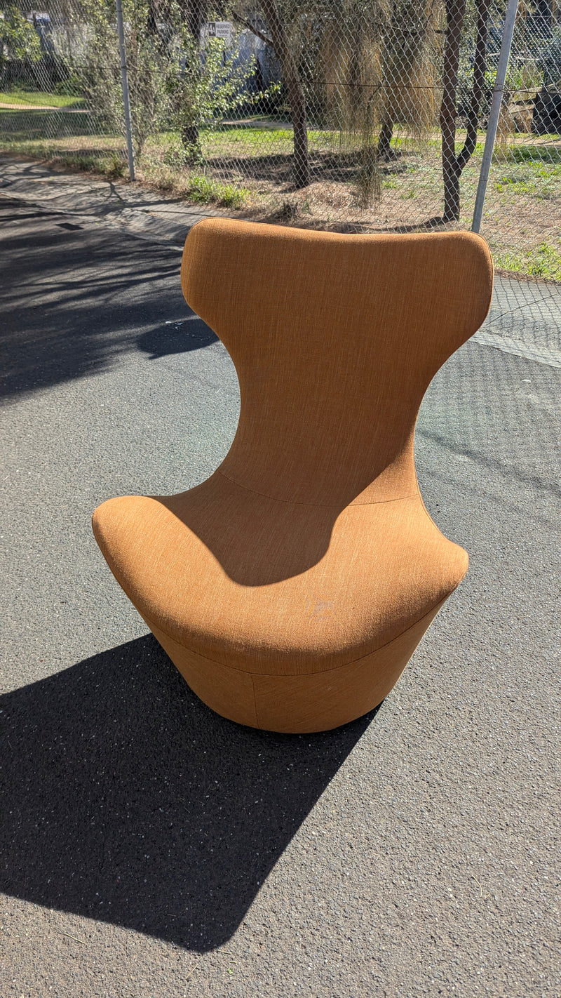 Original Papilo chair grande by b&b Italia by Naoto Fukasawa