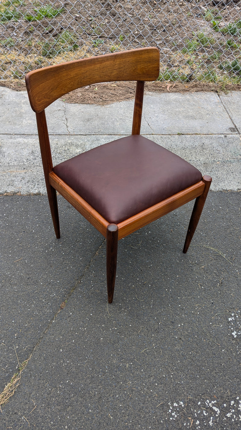 Pre order - Parker style dining chairs set of 6 or 8 with original Parker carvers matching