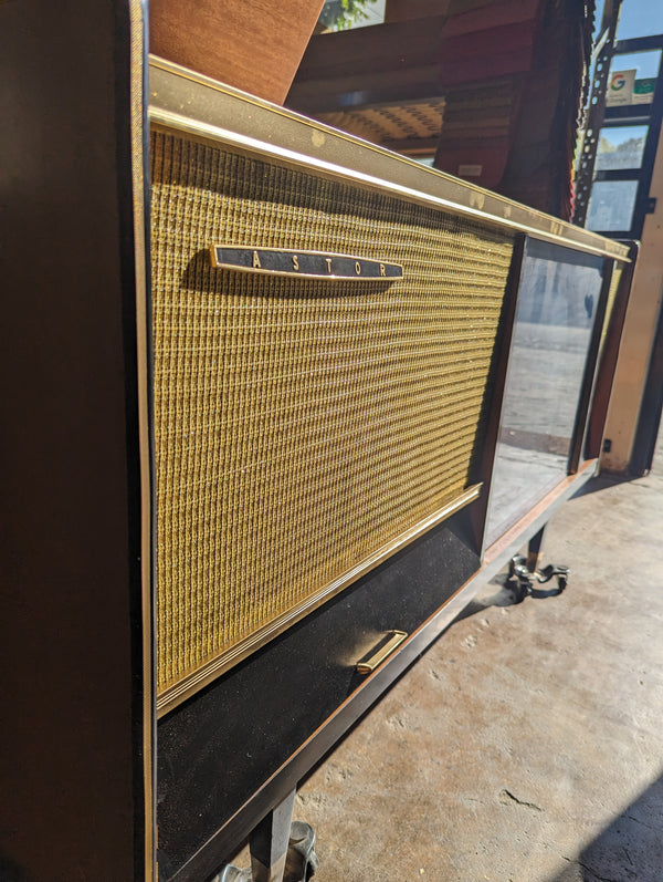 Restoration of Astor Radiogram Model R51G