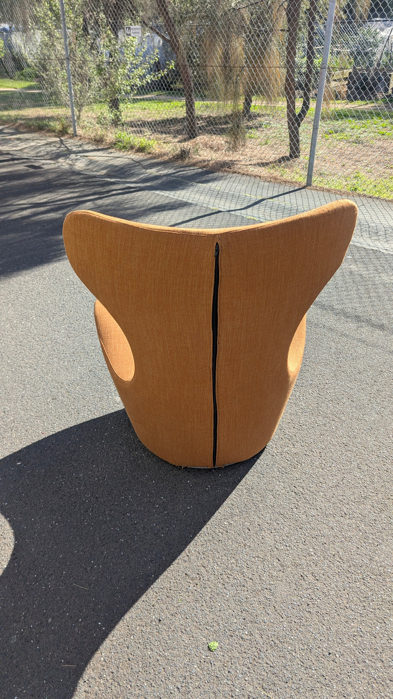 Original Papilo chair grande by b&b Italia by Naoto Fukasawa