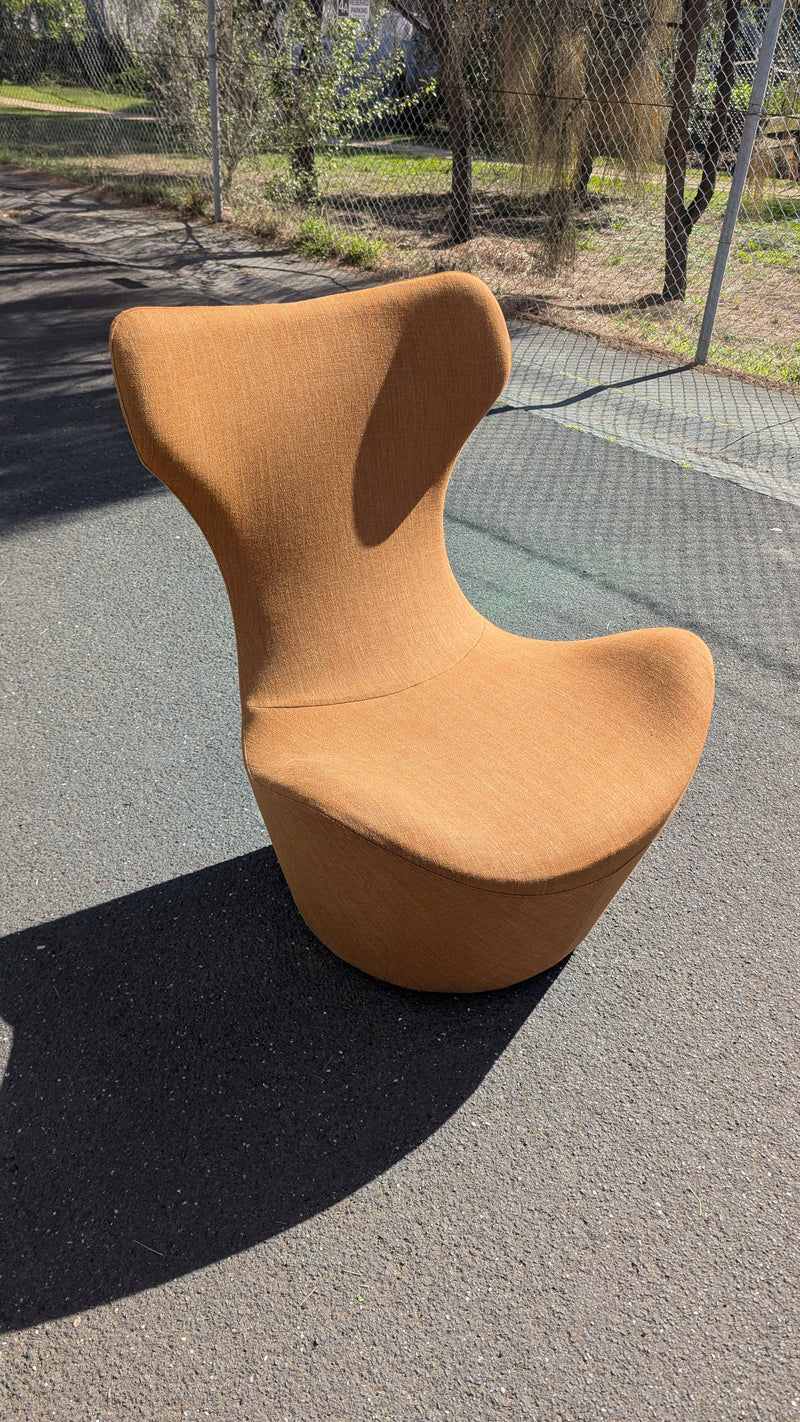 Original Papilo chair grande by b&b Italia by Naoto Fukasawa