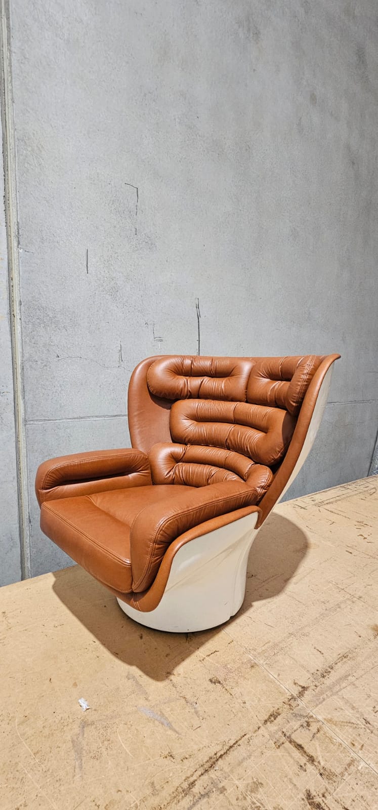 Restoration of original Joe Colombo armchair