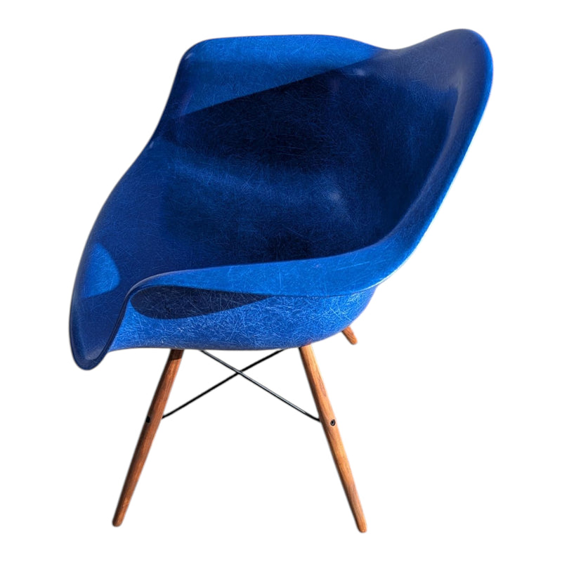 Restoration of original Eames fibreglass chairs DAX DAR DSR model