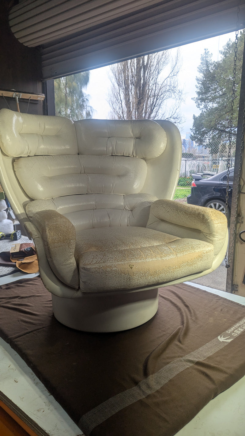 Restoration of original Joe Colombo armchair