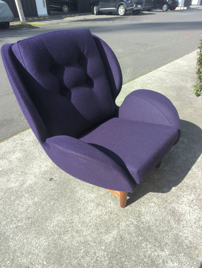 Single armchair Danish Deluxe Eros Swan chair fully restored purple Kvadrat wool