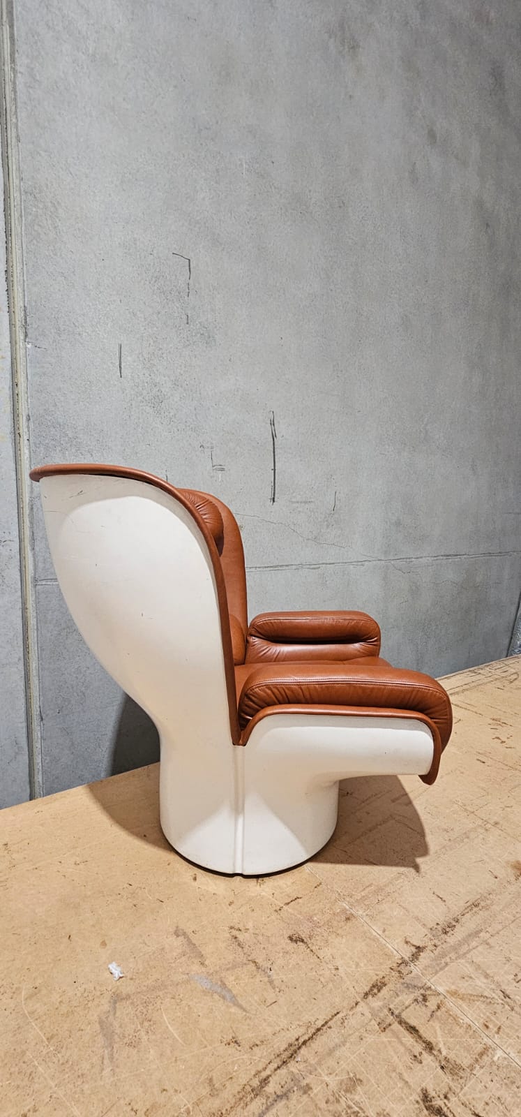 Restoration of original Joe Colombo armchair