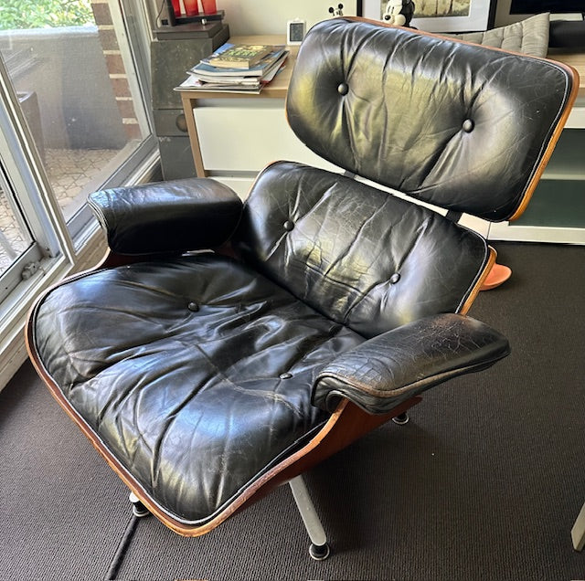 Restoration of original Charles Eames pair of armchairs and ottoman original Herman Miller 1970s