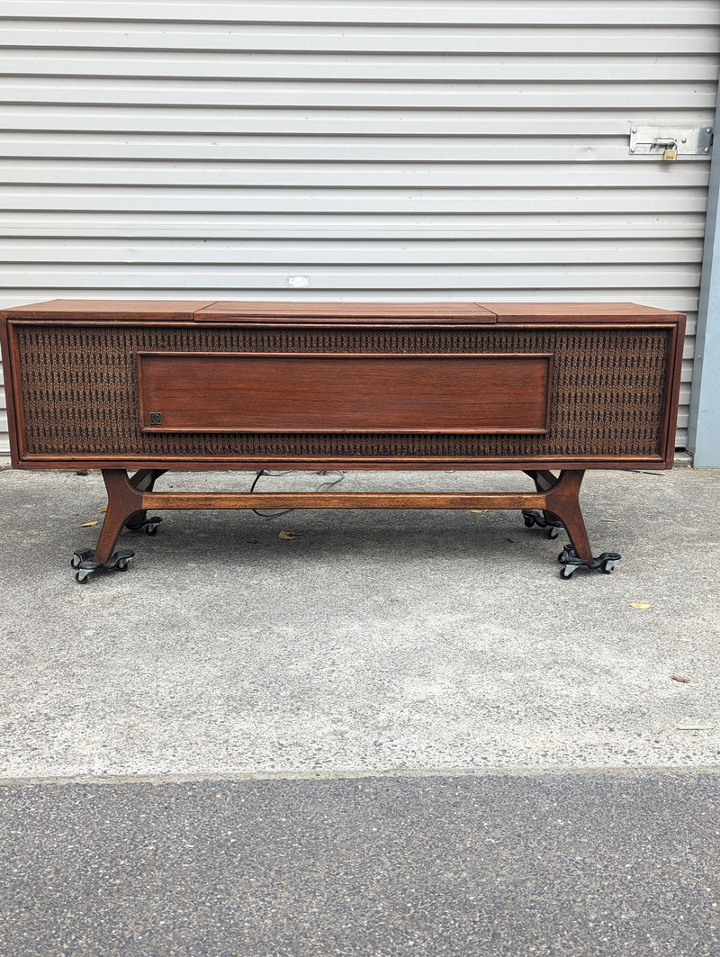 Pre - order currently under restoration - Authentic General Electric GE Radiogram Ranger model