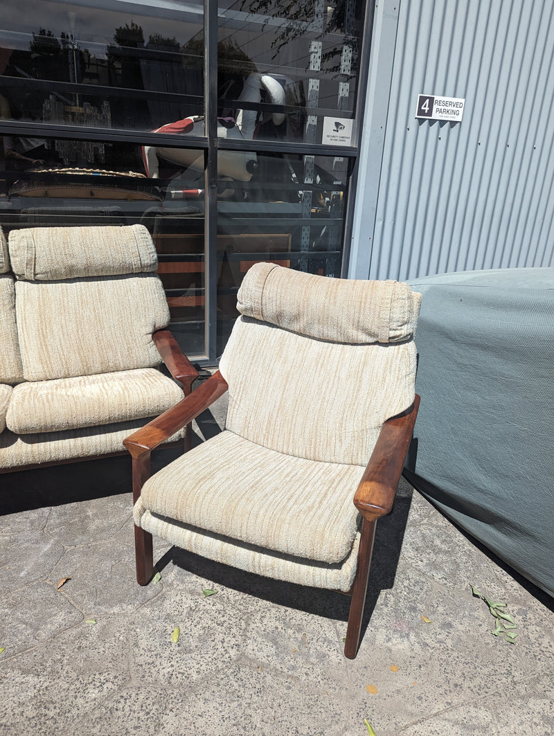 T21 Tessa set armchairs pair and couch