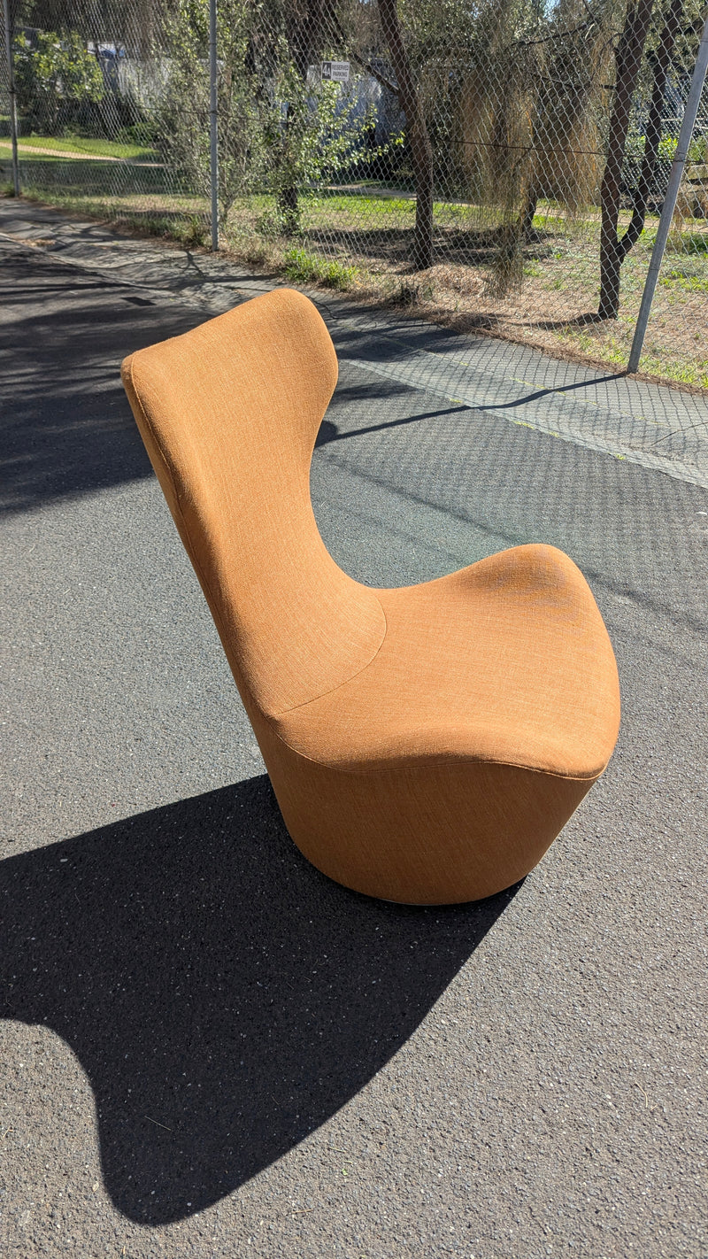 Original Papilo chair grande by b&b Italia by Naoto Fukasawa