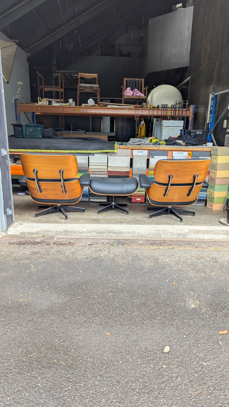 Restoration of original Charles Eames pair of armchairs and ottoman original Herman Miller 1970s