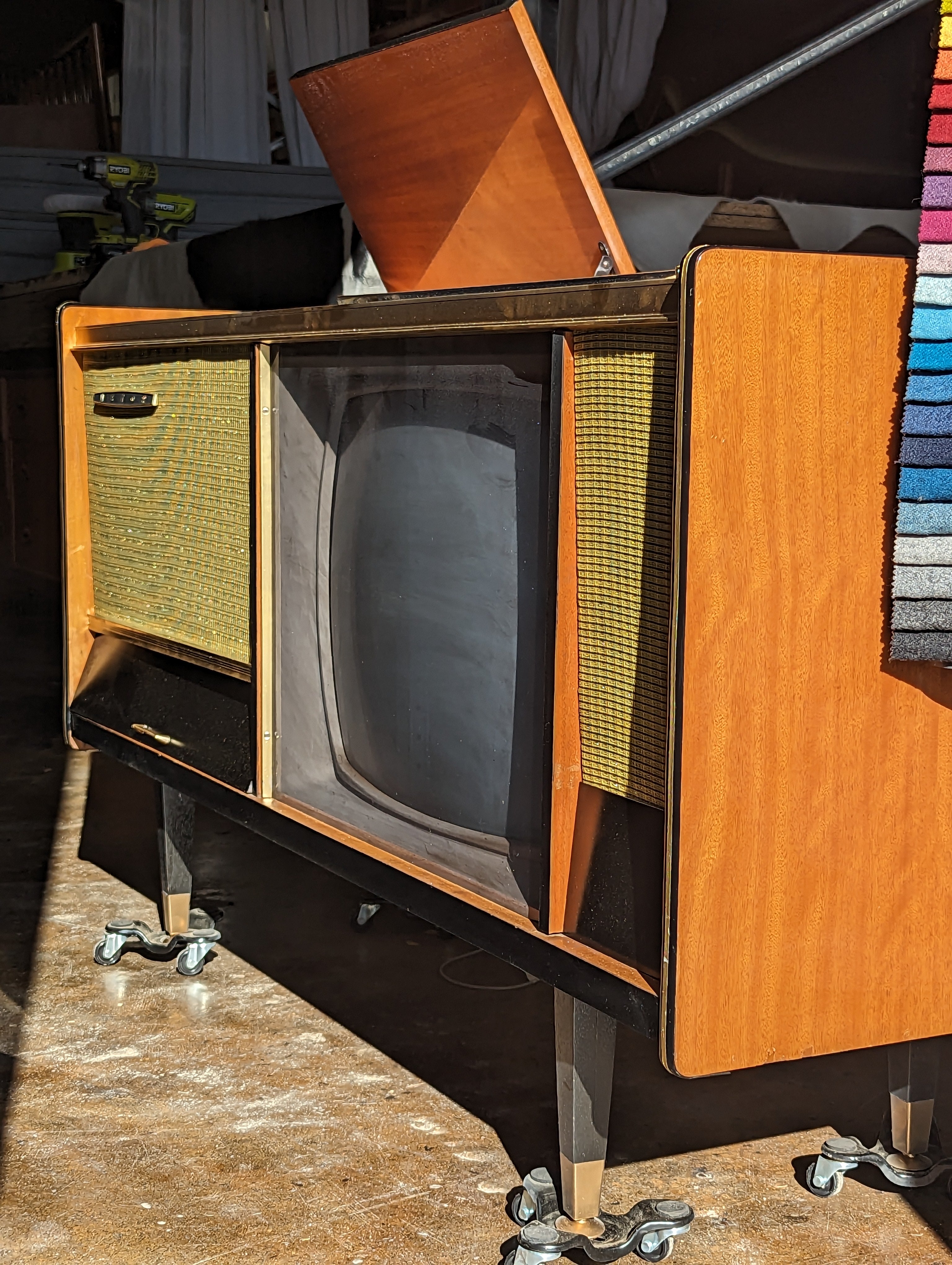 Restoration of Astor Radiogram Model R51G – Vintage Luxury