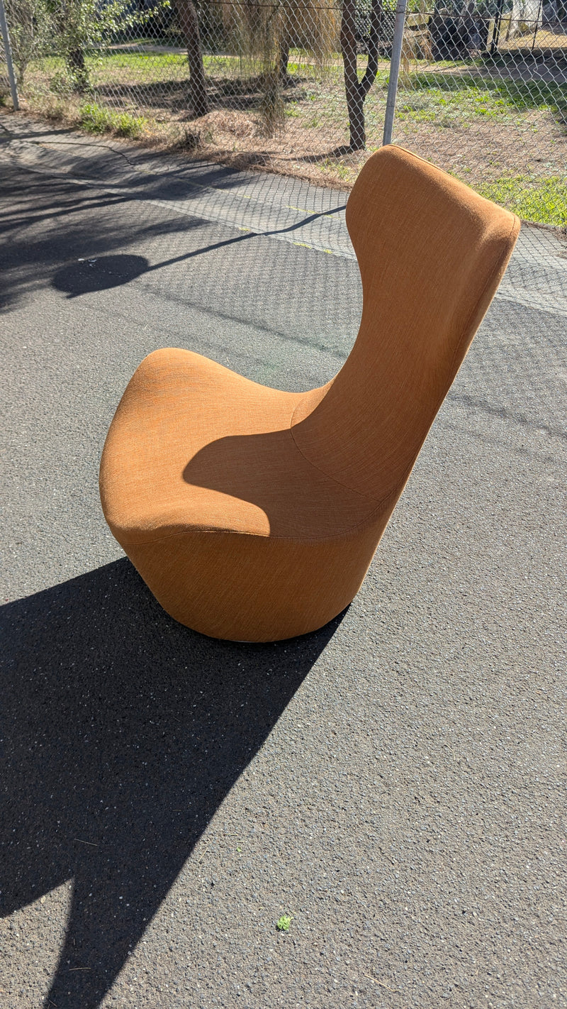 Original Papilo chair grande by b&b Italia by Naoto Fukasawa