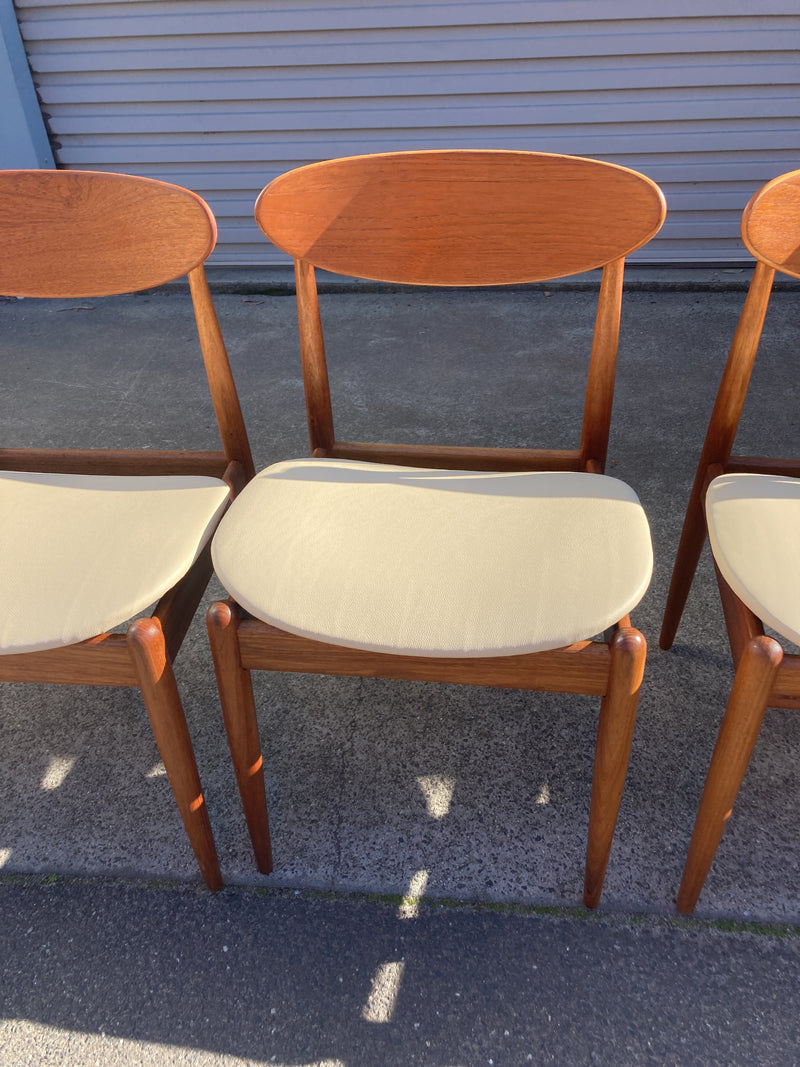 Parker 4 spade matchstick 107 chairs with 2 carvers cream full grain italian leather
