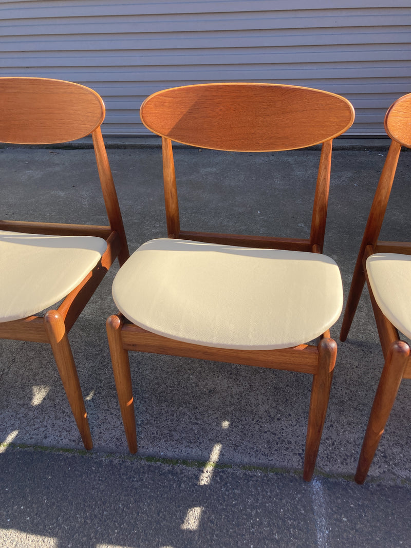 Parker 4 spade matchstick 107 chairs with 2 carvers cream full grain italian leather