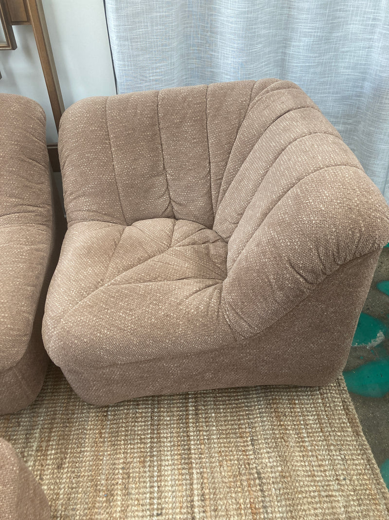 Authentic restored six piece Featherston Numero VII Lounge Suite pair of Ottoman