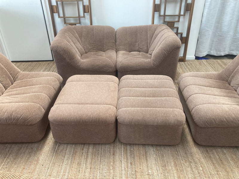 Authentic restored six piece Featherston Numero VII Lounge Suite pair of Ottoman