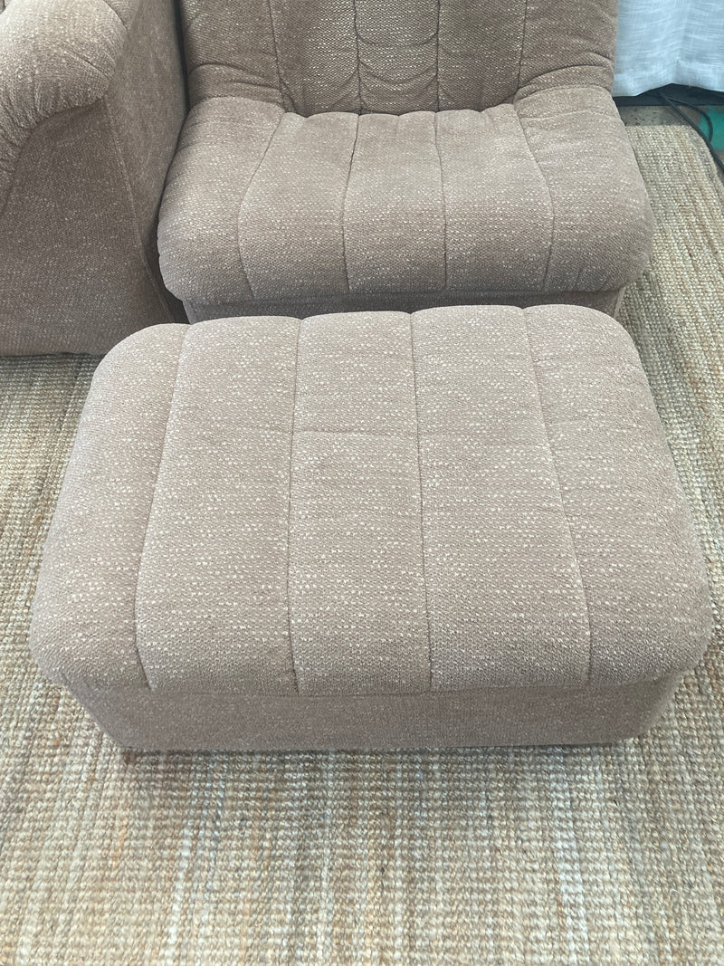 Authentic restored six piece Featherston Numero VII Lounge Suite pair of Ottoman