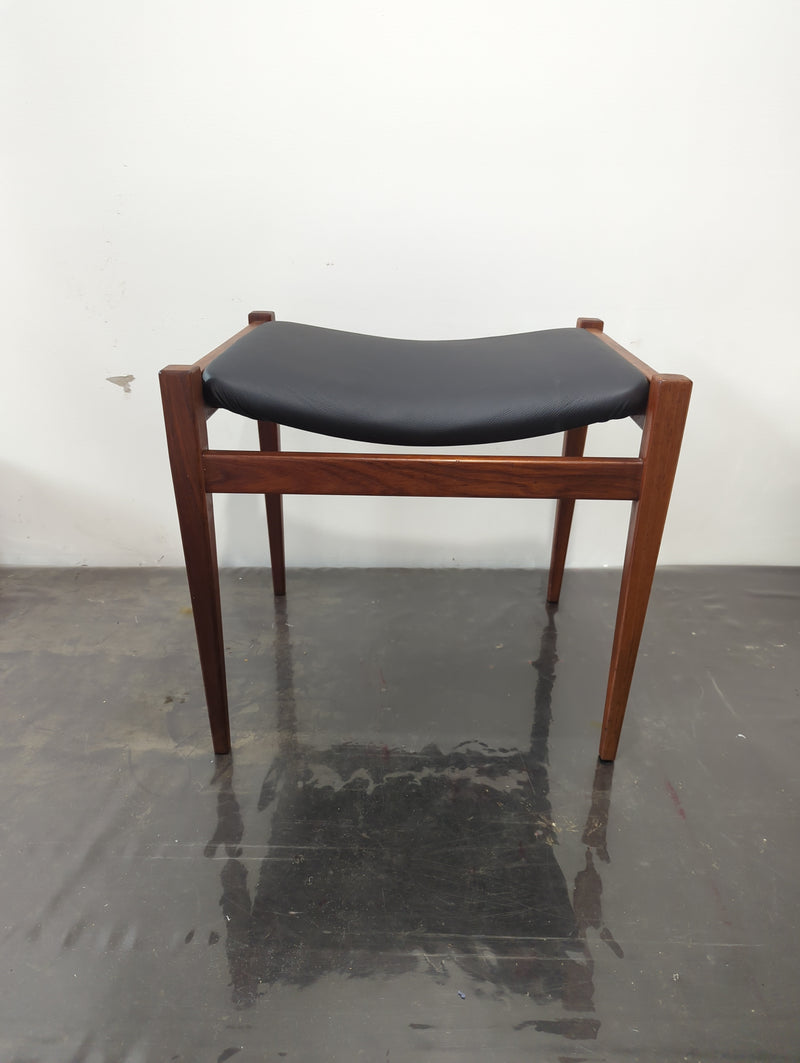 Authentic Parker stool for Nordic dresser table 1960s mustard yellow or black Italian leather
