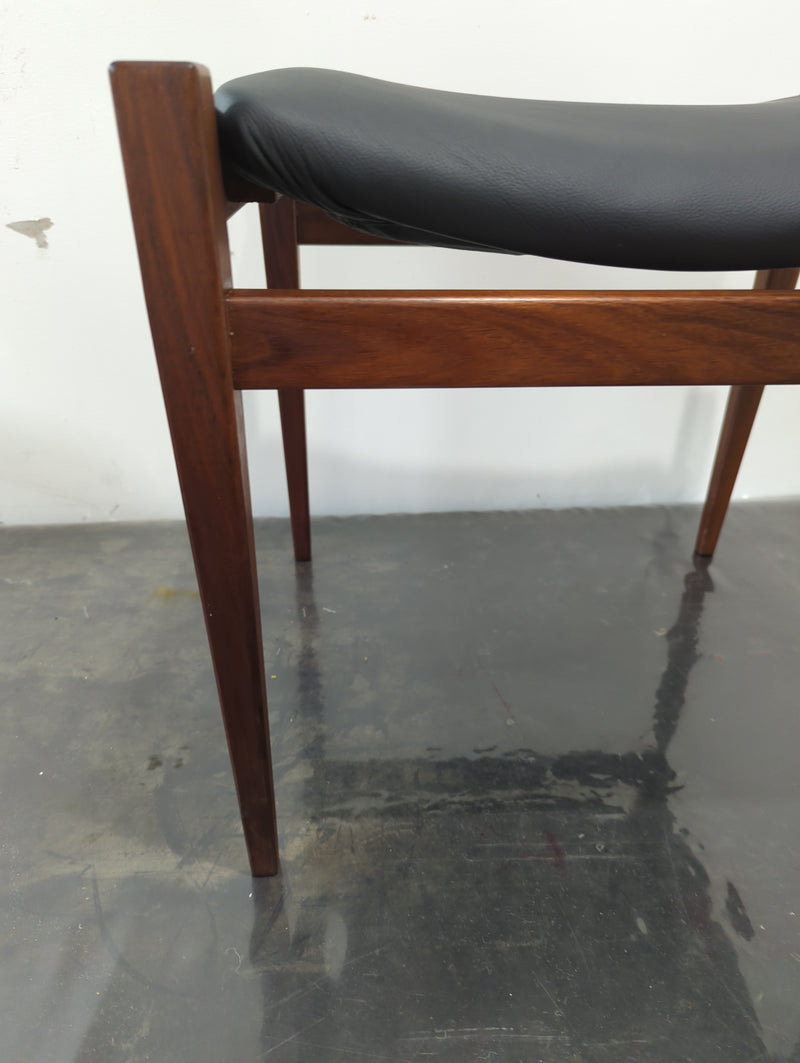 Authentic Parker stool for Nordic dresser table 1960s mustard yellow or black Italian leather