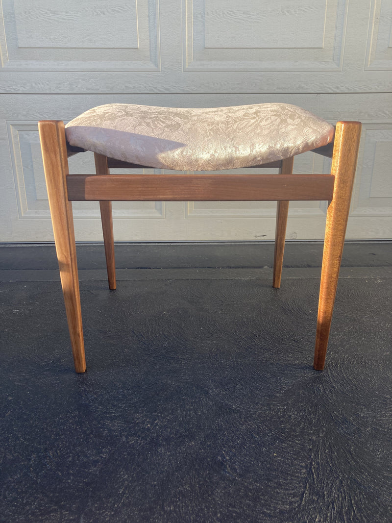 Authentic Parker stool for Nordic dresser table 1960s Shark mingle mangle