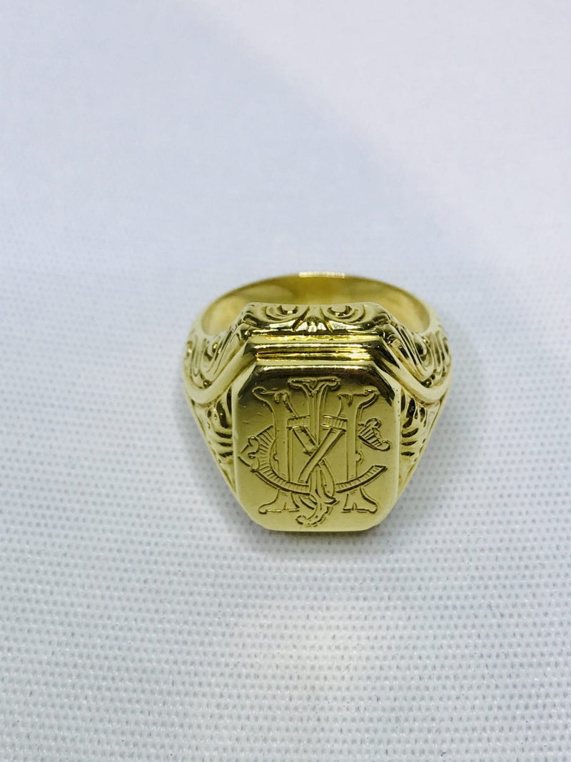 18ct yellow gold gents signet ring size V vintage polished