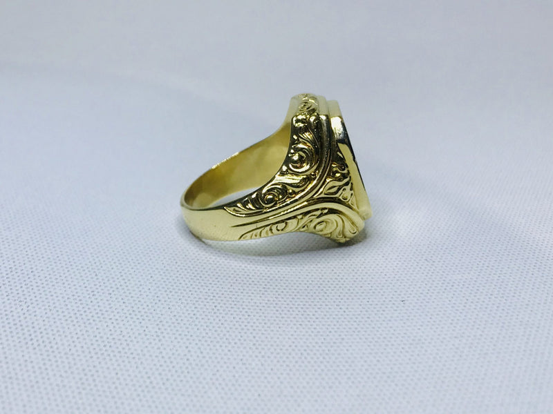 18ct yellow gold gents signet ring size V vintage polished
