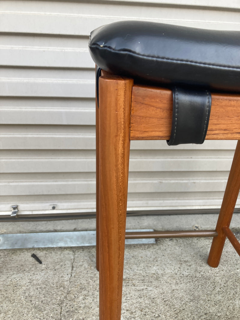 Pair of genuine Parker Bar stools in black vinyl restored MCM
