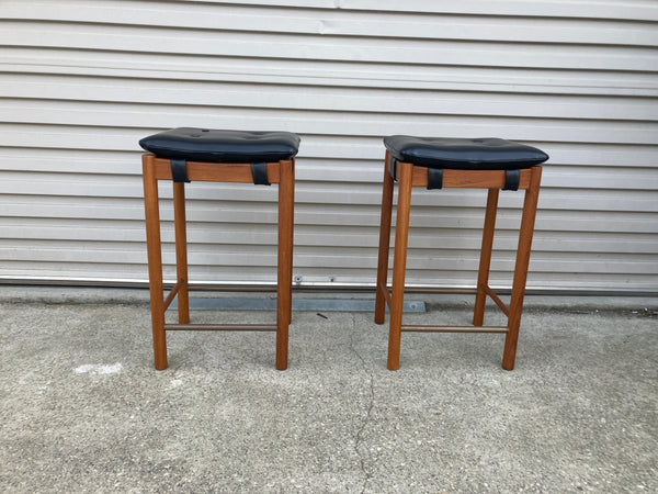 Pair of genuine Parker Bar stools in black vinyl restored MCM