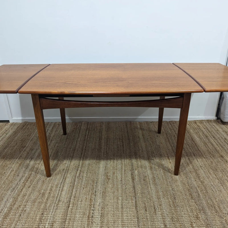 MCM extendable table teak fully restored by Scope Furniture