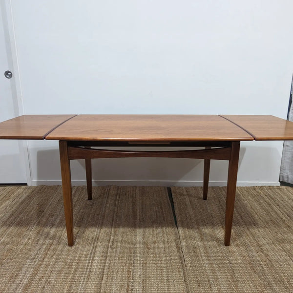 MCM extendable table teak fully restored by Scope Furniture