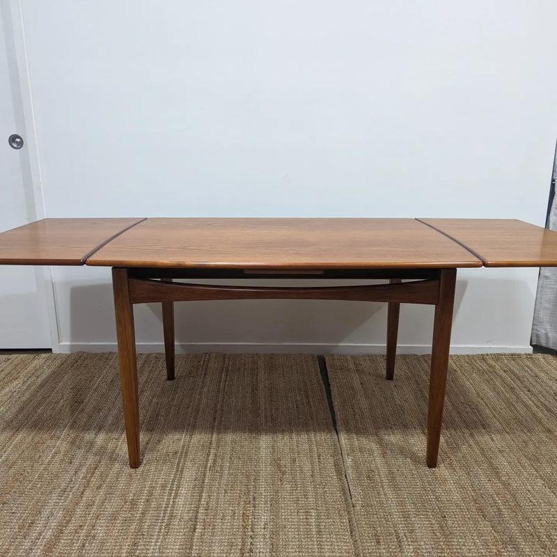 MCM extendable table teak fully restored by Scope Furniture