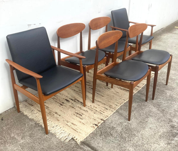 Authentic Parker chairs (4 x spade chairs 107 and 2 carvers) fully restored black vinyl full dining suite set
