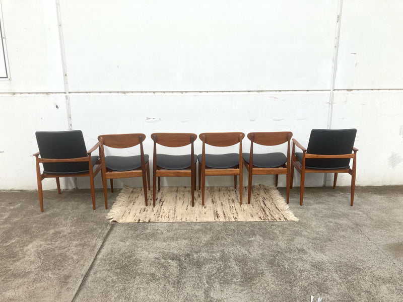 Authentic Parker chairs (4 x spade chairs 107 and 2 carvers) fully restored black vinyl full dining suite set