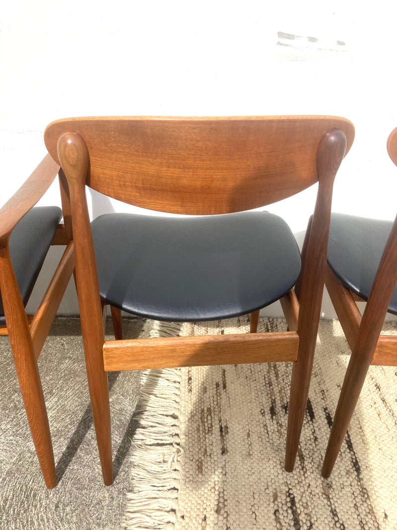Authentic Parker chairs (4 x spade chairs 107 and 2 carvers) fully restored black vinyl full dining suite set