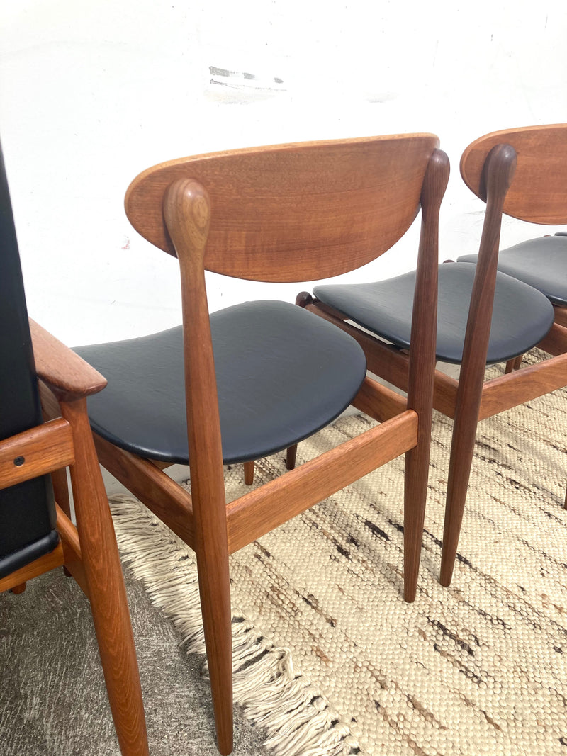 Authentic Parker chairs (4 x spade chairs 107 and 2 carvers) fully restored black vinyl full dining suite set