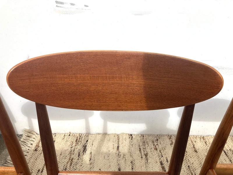 Authentic Parker chairs (4 x spade chairs 107 and 2 carvers) fully restored black vinyl full dining suite set