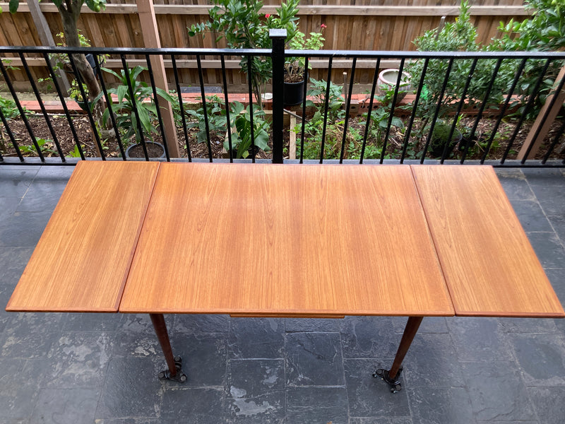 Mcm extendable dining table deals