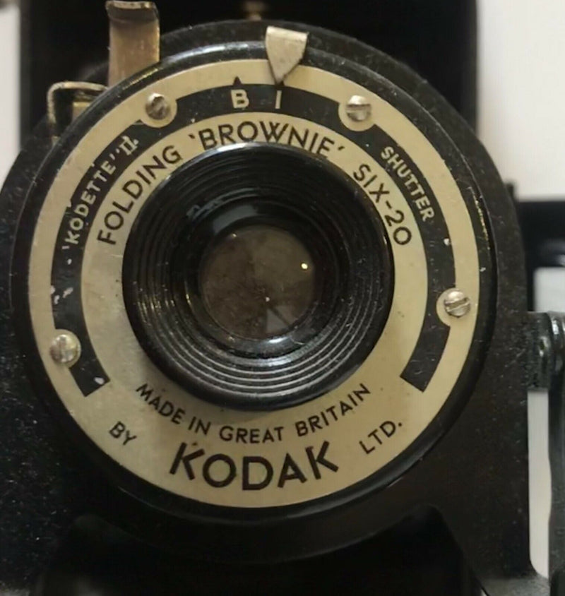 Kodak Brownie folding camera film six-20 made in Great Britain vintage